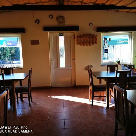 Restaurace a penzion u Jessyho Perná Esterno foto