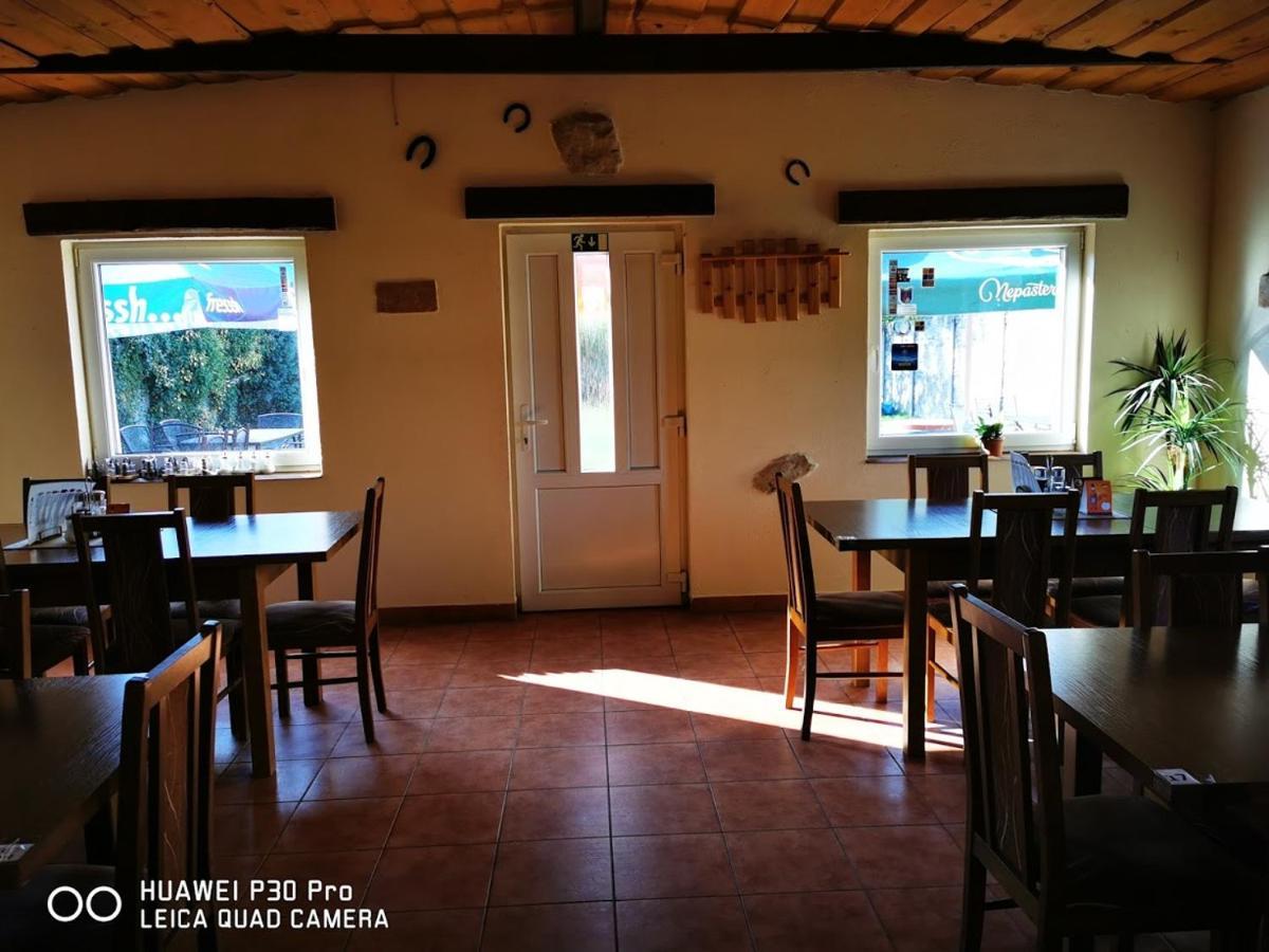 Restaurace a penzion u Jessyho Perná Esterno foto